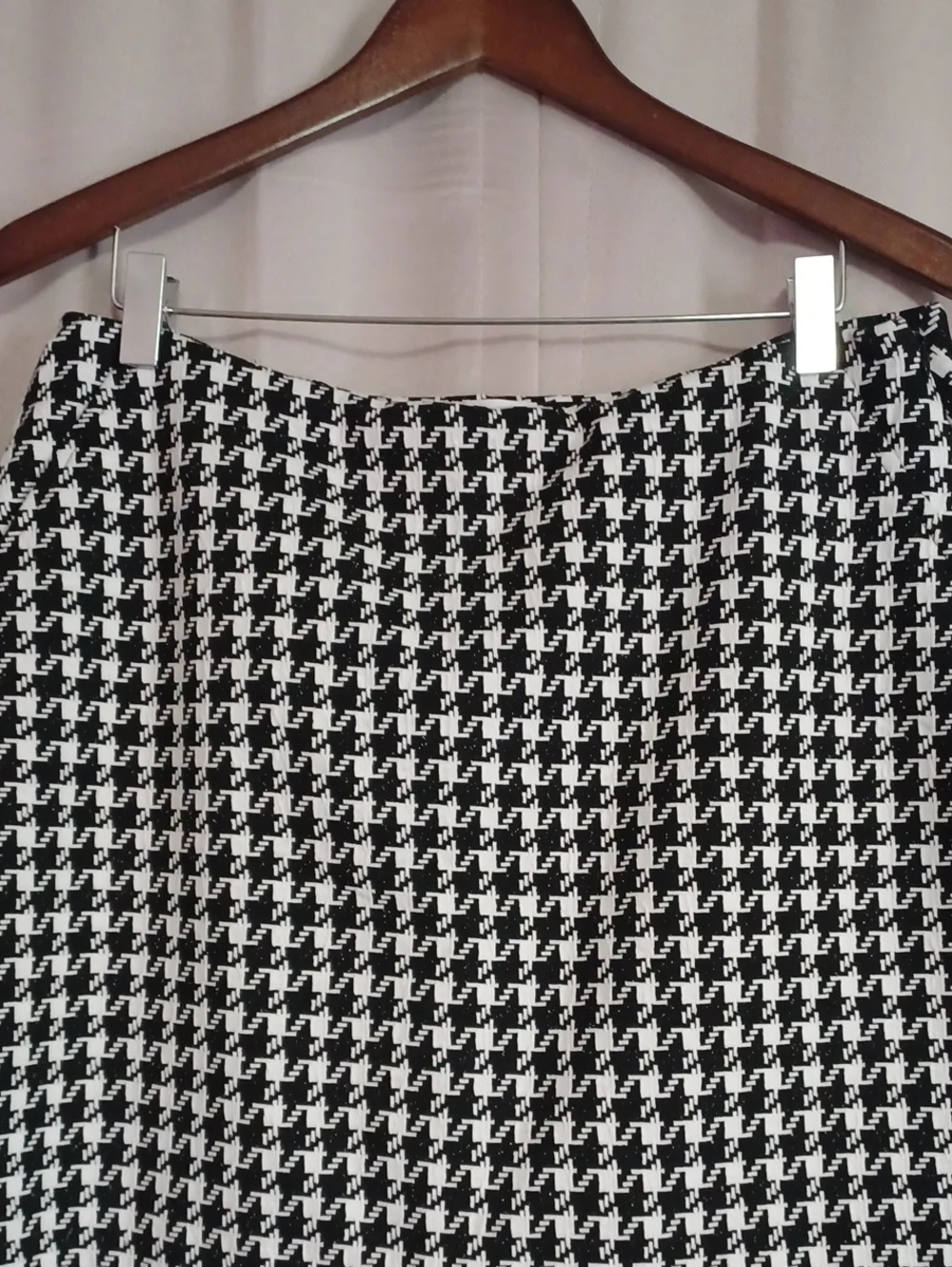 CAbi Passport Houndstooth Black White Mini Skirt Shorts Pockets Stretch Classic